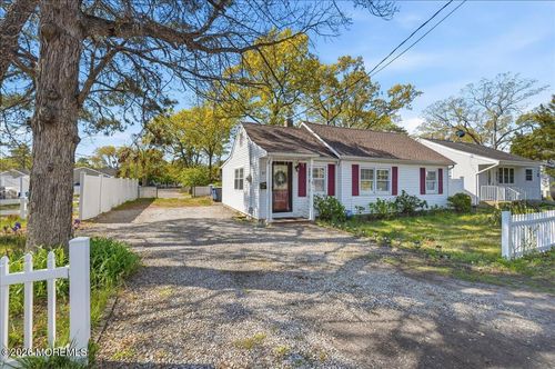 477 Mantoloking Rd, Brick, NJ, 08723-5685 | Card Image