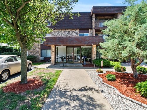 apt-305-940 Old Willow Rd, Prospect Heights, IL, 60070-2421 | Card Image