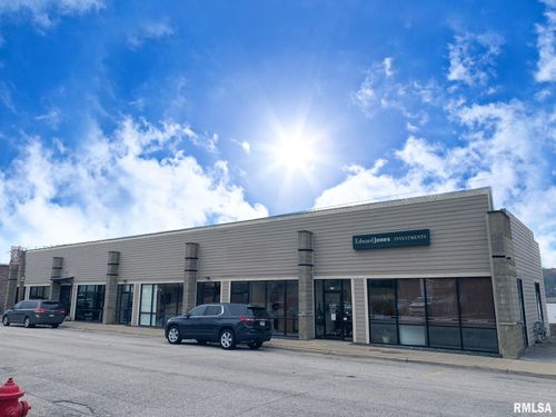 215 N Main St, Port Byron, IL, 61275-9790 | Card Image