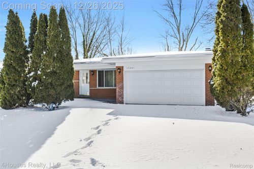 17201 Nadora St, Southfield, MI, 48076-7702 | Card Image