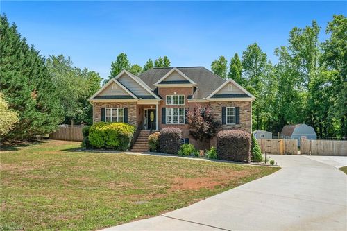 187 Marbrook Dr, Mocksville, NC, 27028-7378 | Card Image