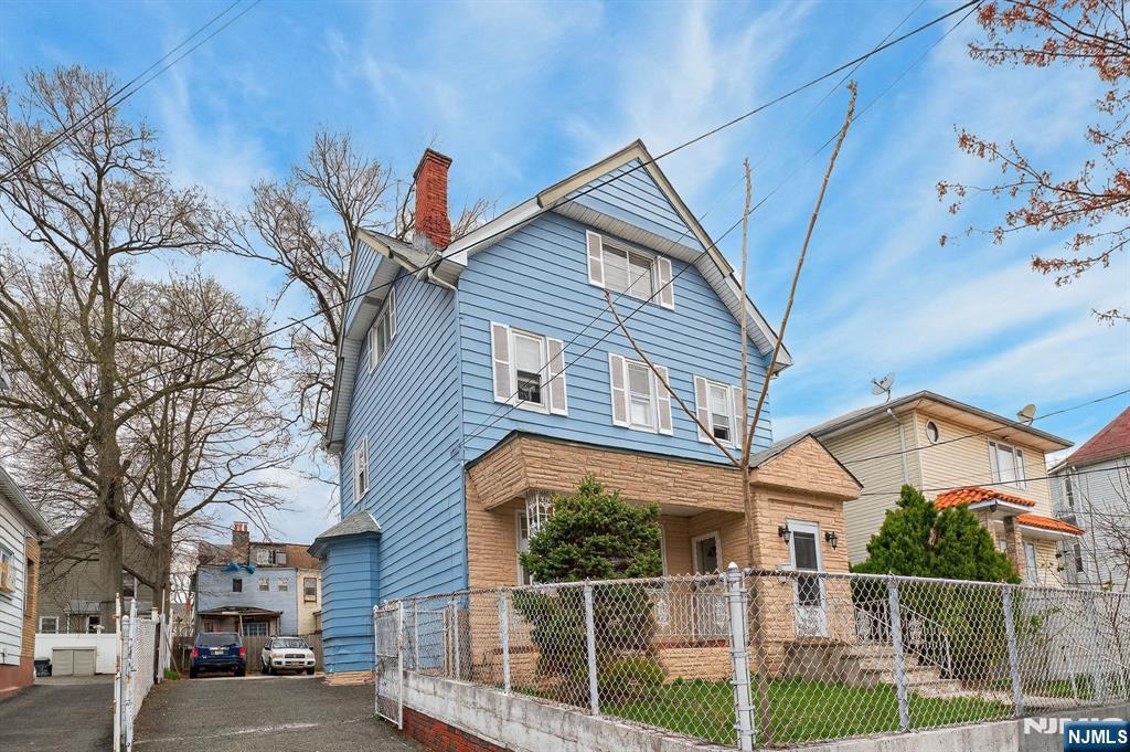 Residential in Newark