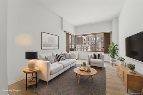 6n-350 W 50th St, New York, NY, 10019-6670 | Card Image