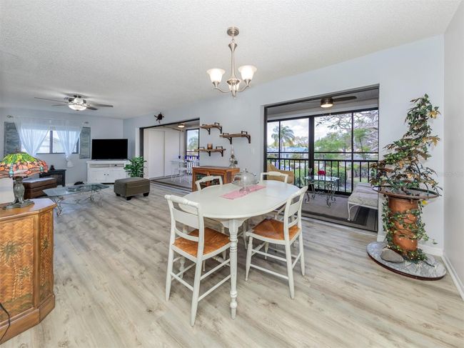 1740-C - 1740 Lake Place, Condo with 2 bedrooms, 2 bathrooms and null parking in Venice FL | Image 4