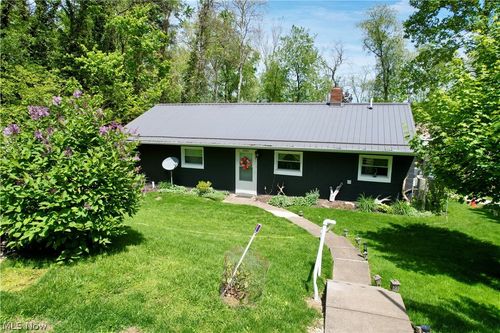 3201 Parkland Dr Sw, Carrollton, OH, 44615-8935 | Card Image