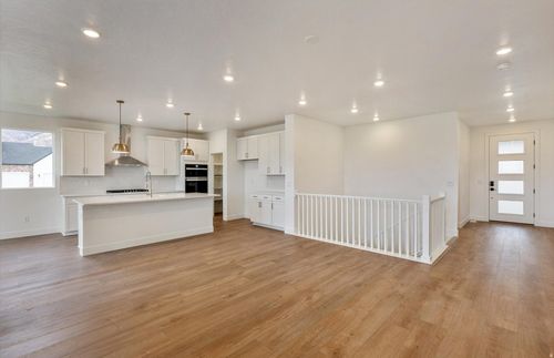 18-1033 E 250 S, Salem, UT, 84653-5505 | Card Image