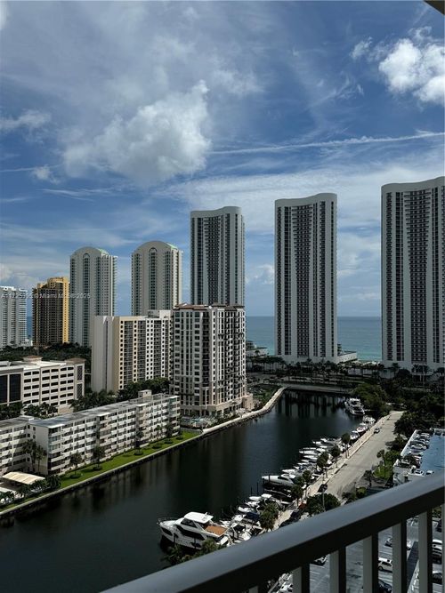 1901-300 Bayview Dr, Sunny Isles Beach, FL, 33160 | Card Image