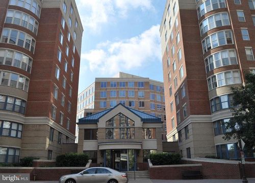 103w-3830 9th St N, ARLINGTON, VA, 22203-5821 | Card Image