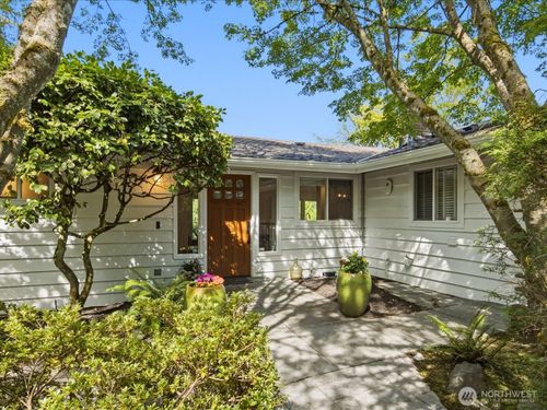 12428 68th Avenue Ne, Kirkland, WA, 98034 | Card Image