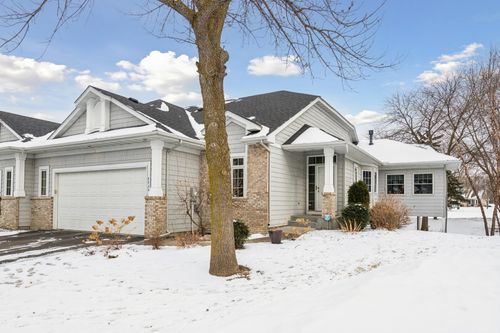 8824 Pointe Vista Dr, Victoria, MN, 55386-9530 | Card Image