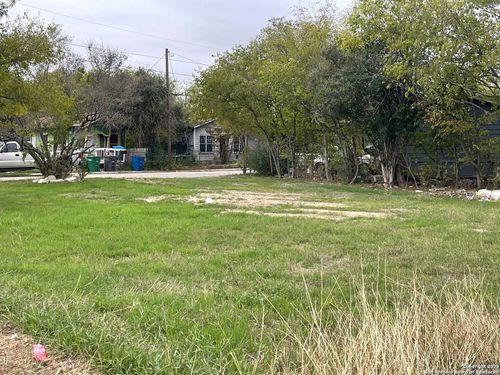 801 Albert St, San Antonio, TX, 78207-1036 | Card Image