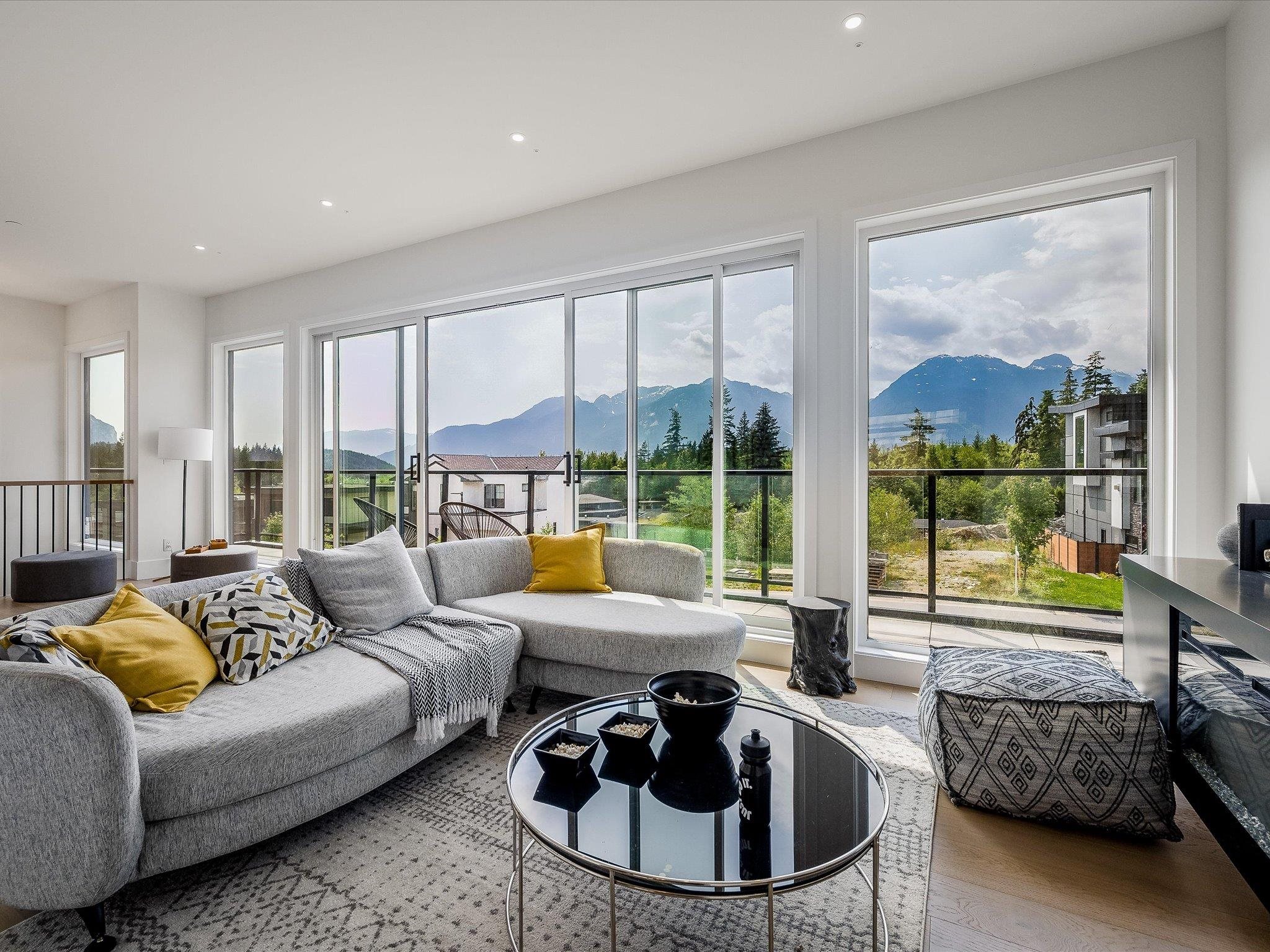 12 - 3385 Mamquam Road, House other with 5 bedrooms, 4 bathrooms and 4 parking in Squamish BC | Image 3