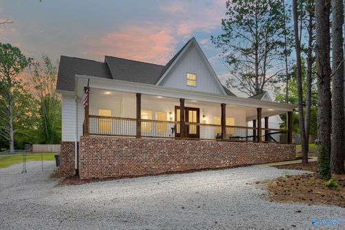 985 Pine Grove Rd, Harvest, AL, 35749-9054 | Card Image