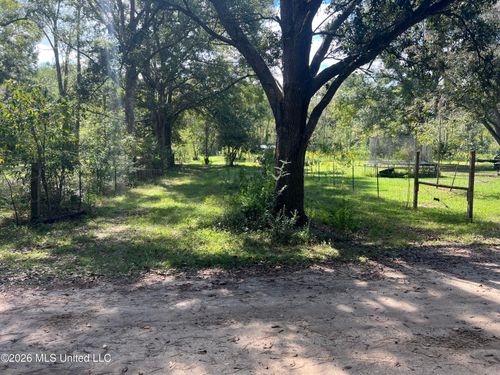 37 Horace E Mitchell Rd, Picayune, MS, 39466-8319 | Card Image