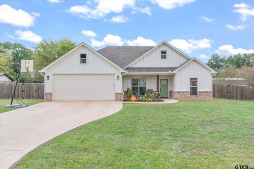 211 E Nevada St, Van, TX, 75790 | Card Image