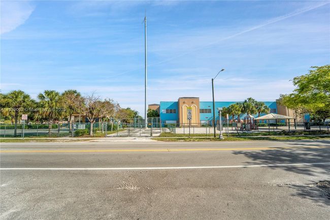 APT-704 - 919 Hillcrest Dr, Condo with 2 bedrooms, 2 bathrooms and null parking in Hollywood FL | Image 13