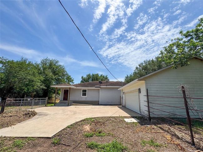 403 Fern Ln, House other with 5 bedrooms, 2 bathrooms and 1 parking in Wharton TX | Image 14
