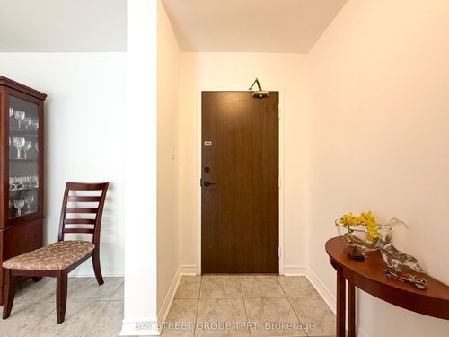 208-9 4 Winds Dr, North York, ON, M3J2S8 | Card Image