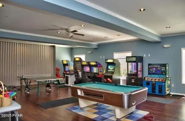Game Room | Image 13