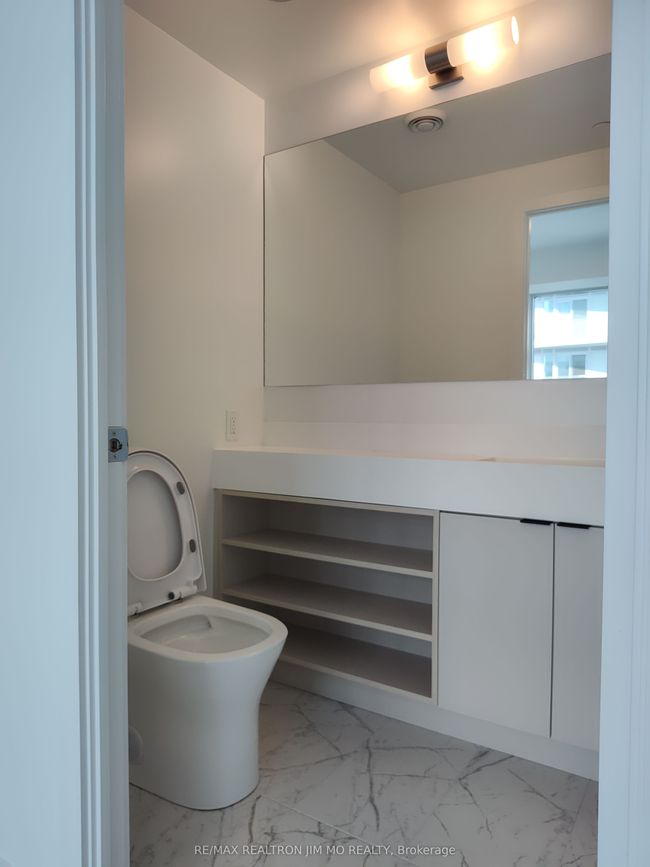 252 Church St, Condo with 2 bedrooms, 2 bathrooms and null parking in Toronto ON | Image 16