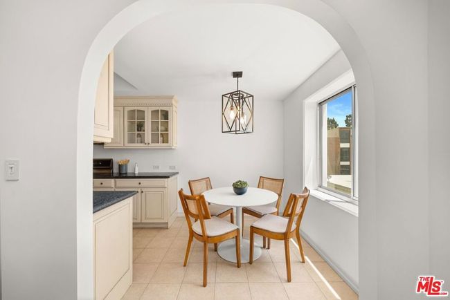 UNIT-406 - 318 N Maple Dr, Condo with 2 bedrooms, 3 bathrooms and 2 parking in Beverly Hills CA | Image 12