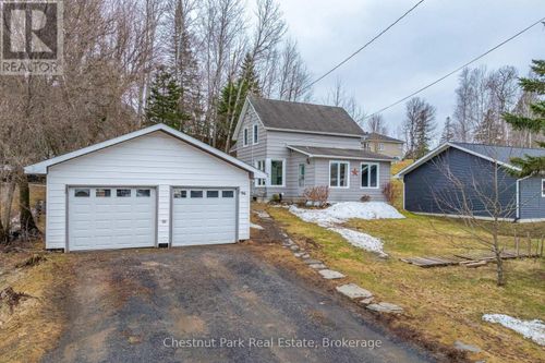 96 James Street, Burks Falls, ON, P0A1C0 | Card Image