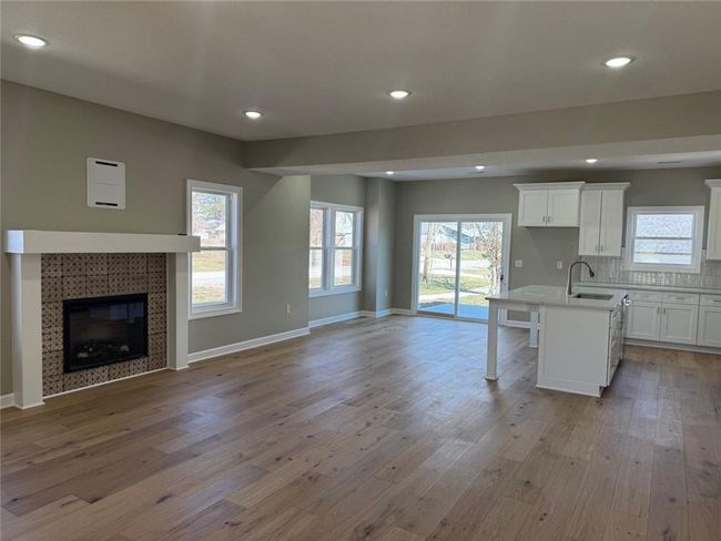 305 N Prairie St, House other with 4 bedrooms, 3 bathrooms and null parking in Hamilton MO | Image 13