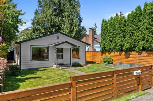 420 S French Ave, Arlington, WA, 98223-1619 | Card Image