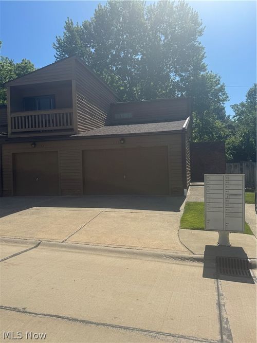 131 Kimrose Ln, Broadview Heights, OH, 44147-1258 | Card Image