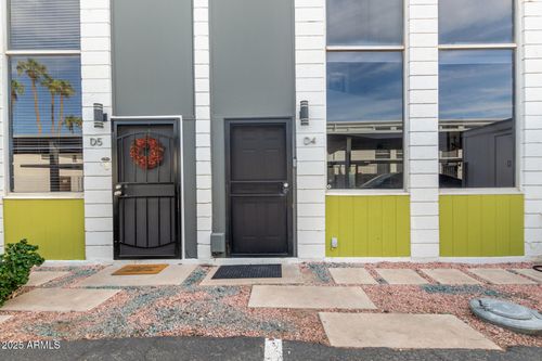 unit-d4-385 W Pierson St, Phoenix, AZ, 85013-2504 | Card Image