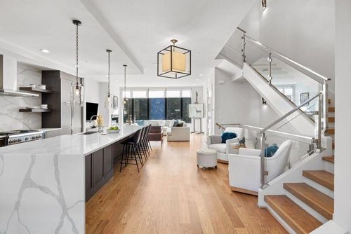 912 Lenox Blvd Ne, Atlanta, GA, 30324-3130 | Card Image