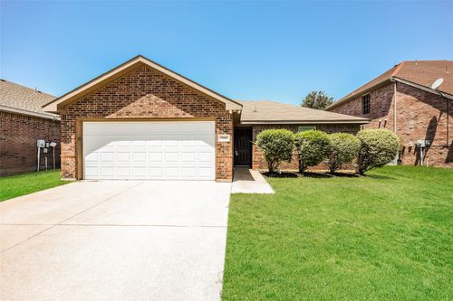 7660 Hollow Forest Dr, Fort Worth, TX, 76123-2114 | Card Image