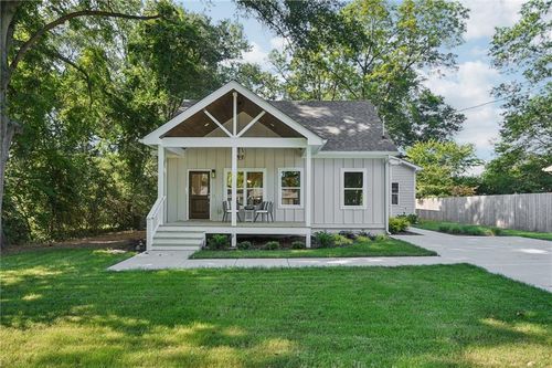 1036 Dell Ave Se, Smyrna, GA, 30080-4104 | Card Image