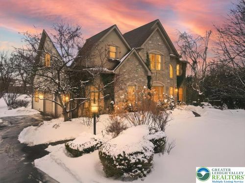 635 Kathleen Dr, Nazareth, PA, 18064-8201 | Card Image