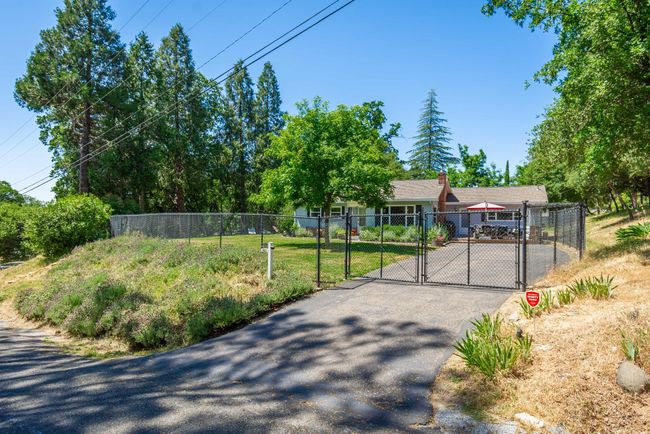 581 Crestview Dr, House other with 4 bedrooms, 1 bathrooms and null parking in Diamond Springs CA | Image 45