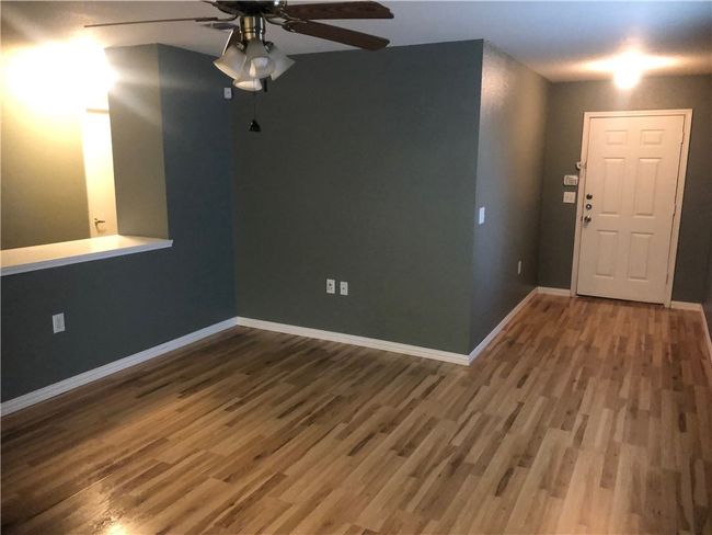 2105 Tranquilo Trl, House other with 3 bedrooms, 2 bathrooms and 4 parking in Austin TX | Image 6