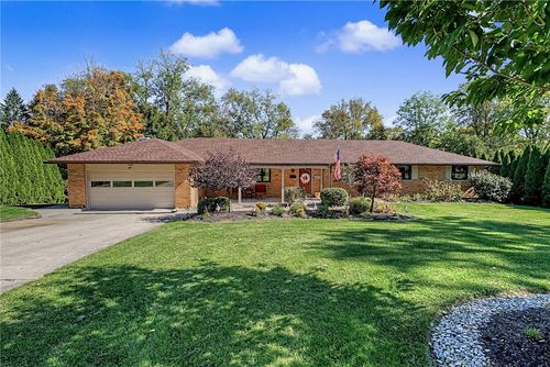 4070 Woodedge Drive, Bellbrook, OH, 45305 | Card Image
