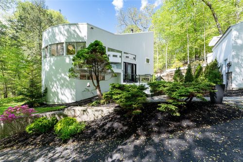 31 Winterbottom Ln, Pound Ridge, NY, 10576-1733 | Card Image