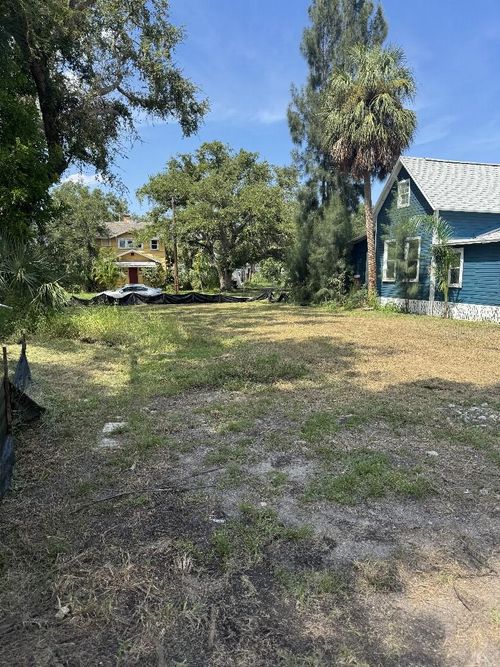 642 Paris Ave S, ST PETERSBURG, FL, 33701-5807 | Card Image