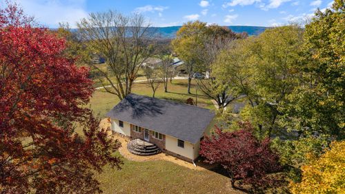 631 Dempsey Rd, Whitwell, TN, 37397-7094 | Card Image