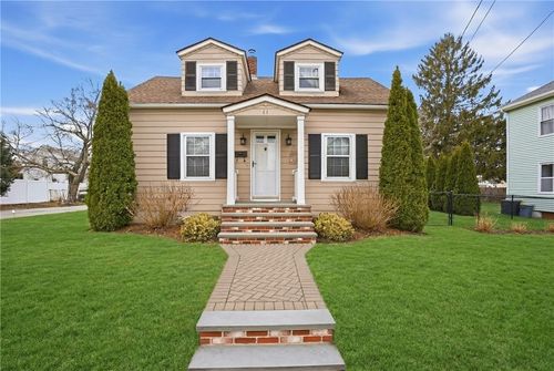 11 Tampa St, West Warwick, RI, 02893-3025 | Card Image