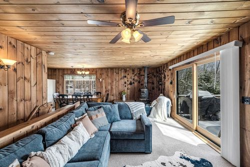 44 Howes Loop, Wilmington, VT, 05363 | Card Image