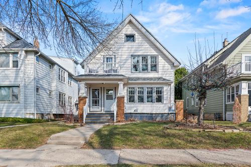 4518 N Woodburn St, Shorewood, WI, 53211-1555 | Card Image
