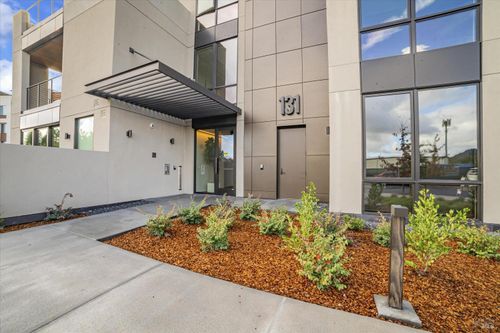 203-131 Saw Mill Cir, Healdsburg, CA, 95448-4009 | Card Image