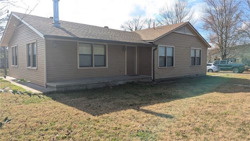 822 W John Wright Ln, Mountainburg, AR, 72946-3904 | Card Image
