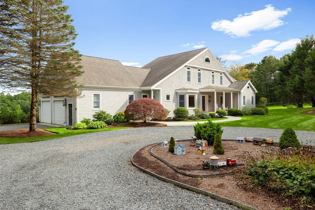 Aviators Ln, Sandwich, MA 02563