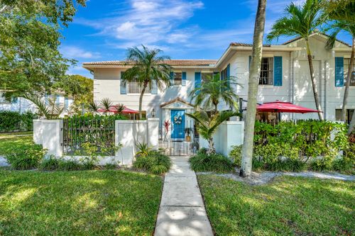 3-352 Prestwick Cir, Palm Beach Gardens, FL, 33418-8427 | Card Image