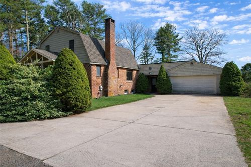 326 Jingle Valley Road, South Kingstown, RI, 02892 | Card Image