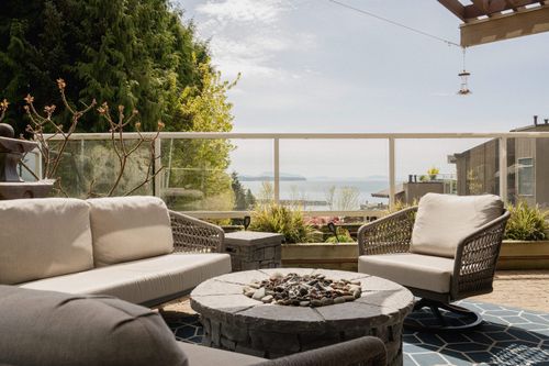 102-15025 Victoria Ave, White Rock, BC, V4B1G2 | Card Image