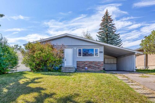 10619 Elbow Dr Sw, Calgary, AB, T2W1G3 | Card Image